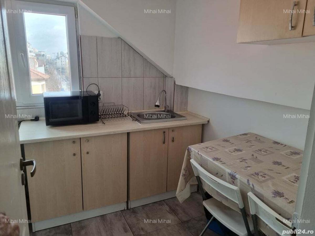 Inchiriez garoniera auchan titan ozana 1 decembrie - 2