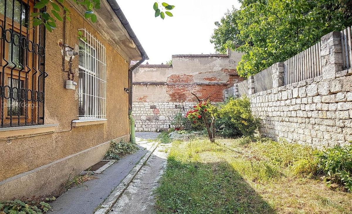 Apartament cu 3 camere decomandat în Central - 3
