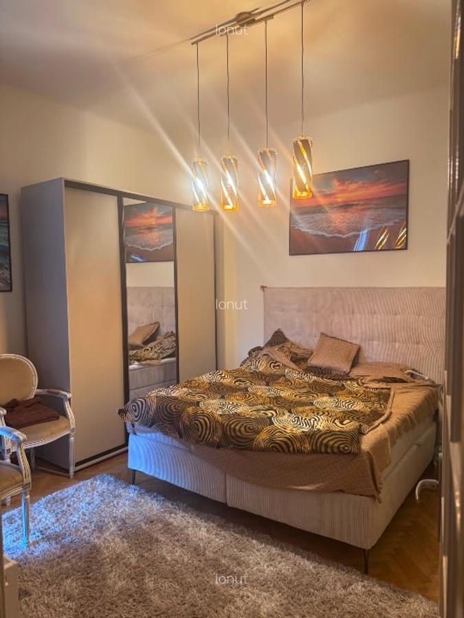 Apartament cu 3 camere decomandat în Calea Călărașilor - 2