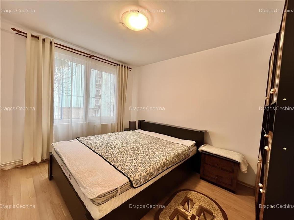 Apartament Decomandat cu 3 Camere si Parcare in Tractorul - 6