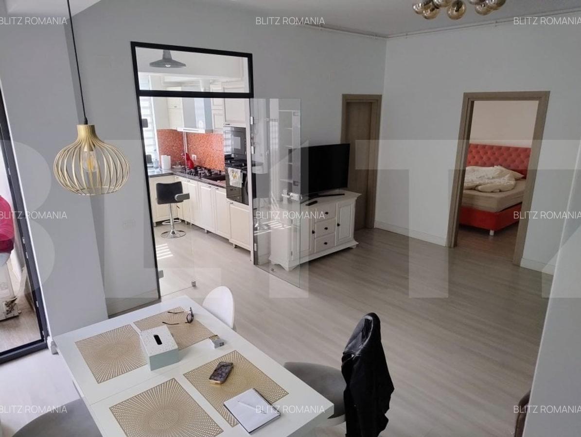 Apartament de vanzare, cu 2 camere, 67 mp, zona Cal. Calarasilor - 1
