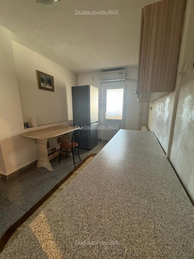 Închiriere apartament decomandat - 6