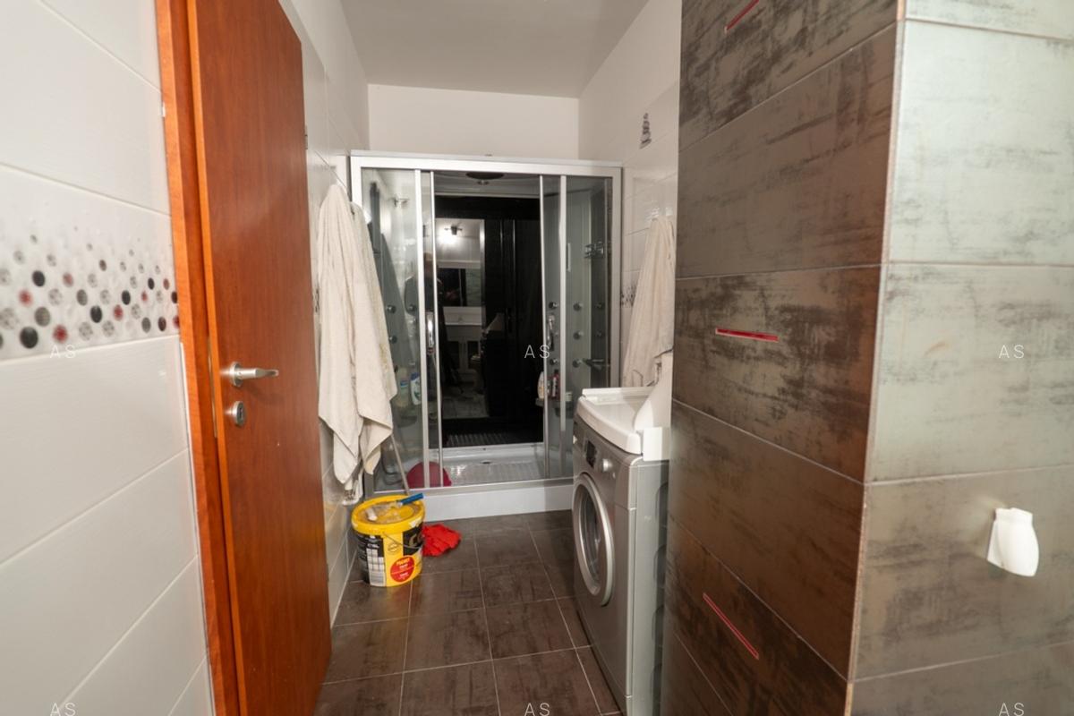 Apartament cu 3 camere semidecomandat, mobilat în Titan - 16
