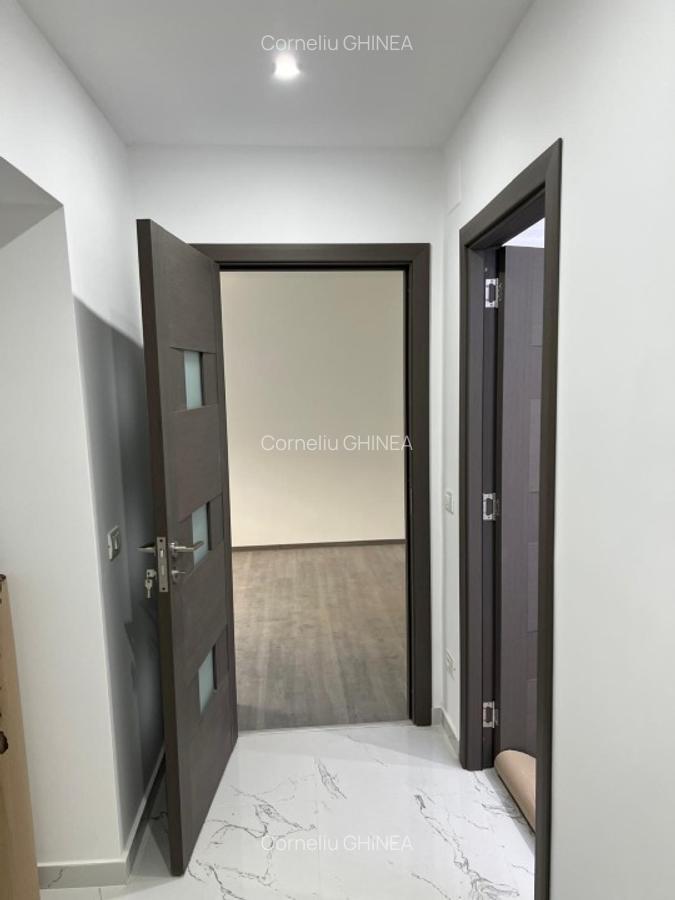 Vand garsoniera complet renovata - 2