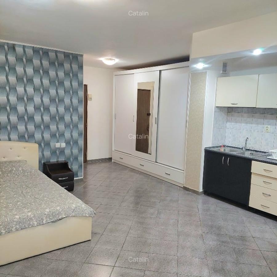 Proprietar, Studio Mall Vitan - Nerva Traian, bloc din 1990, 38 mp. - 4