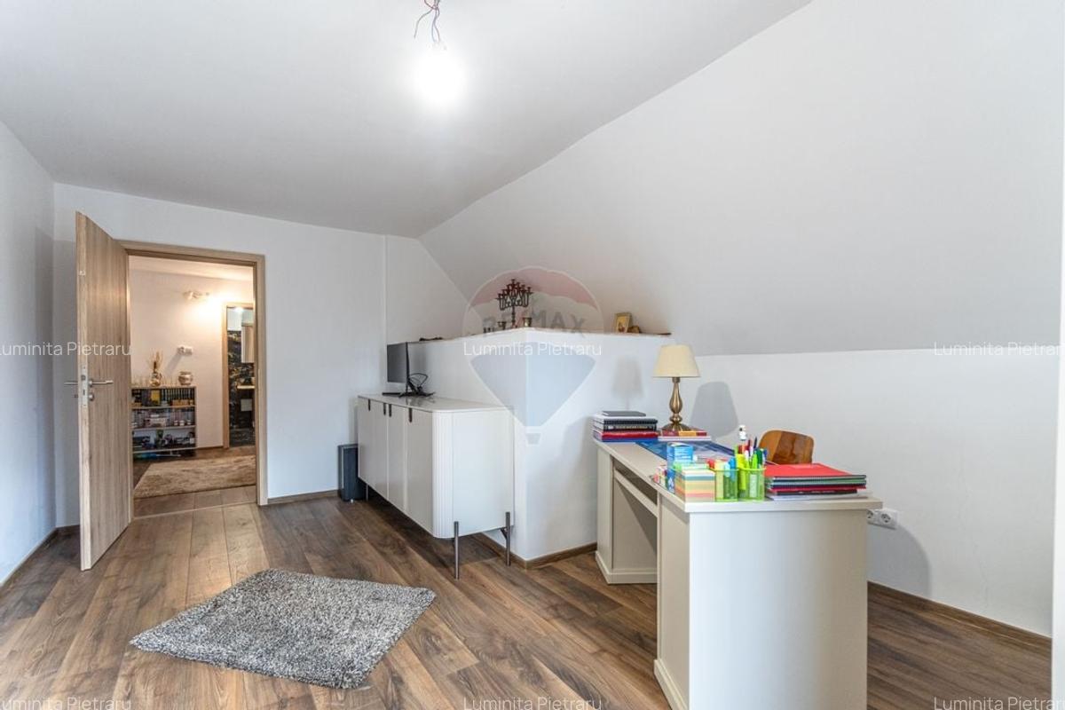 Casa / Vila cu 6 camere de vanzare in Tarlungeni - 15