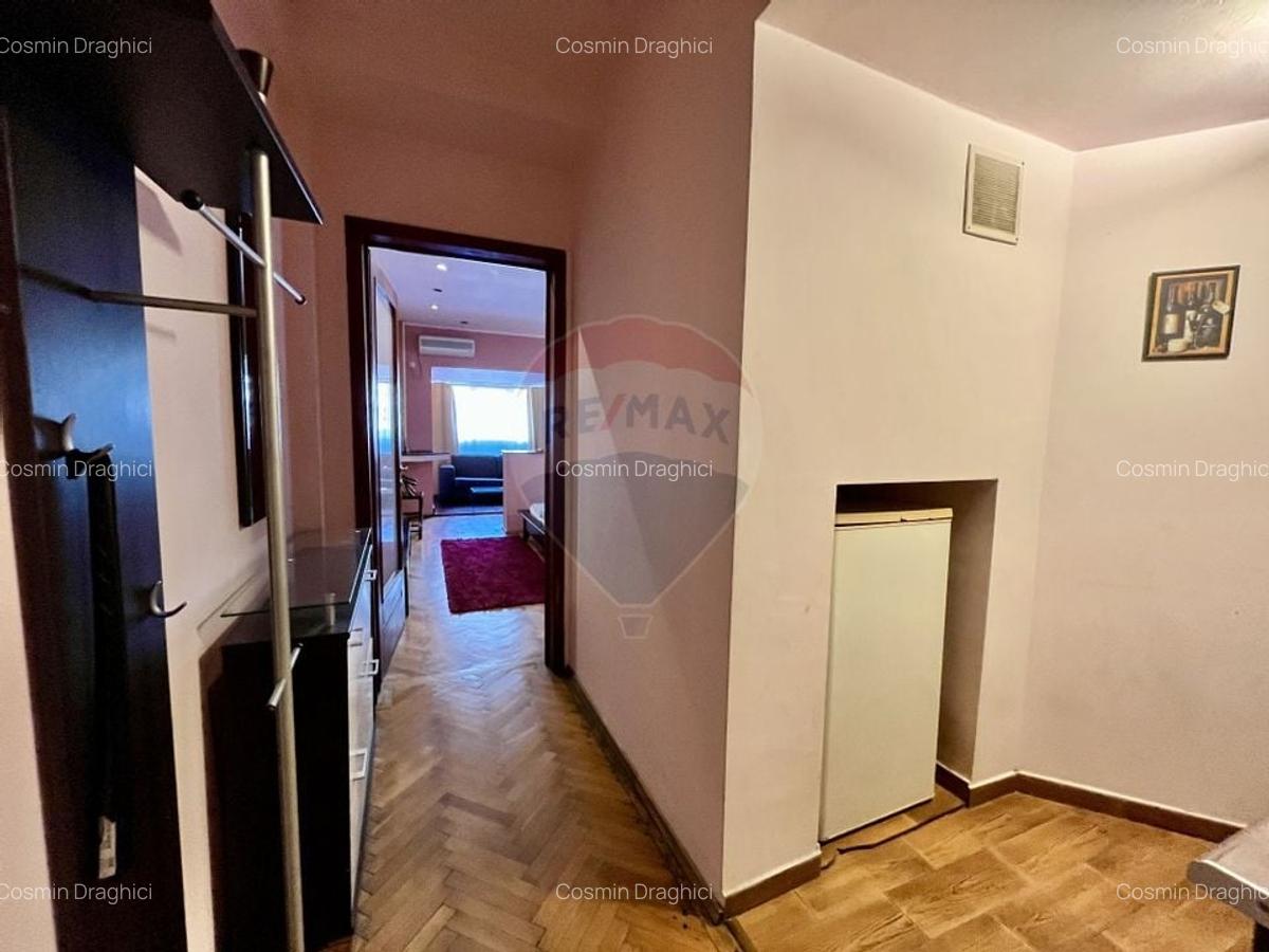 Garsoniera spatioasa - Piata Romana, vedere spre ASE, disponibila acum - 11