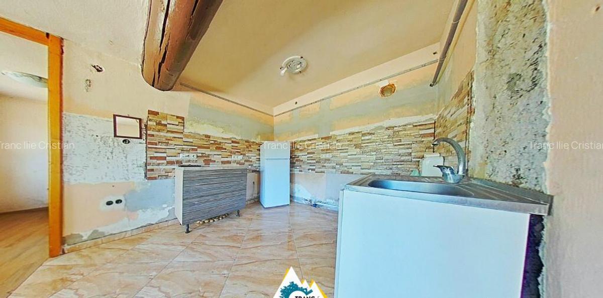 Casa spa?ioasa cu 3 camere in comuna Vladimirescu aproape de Arad - 2