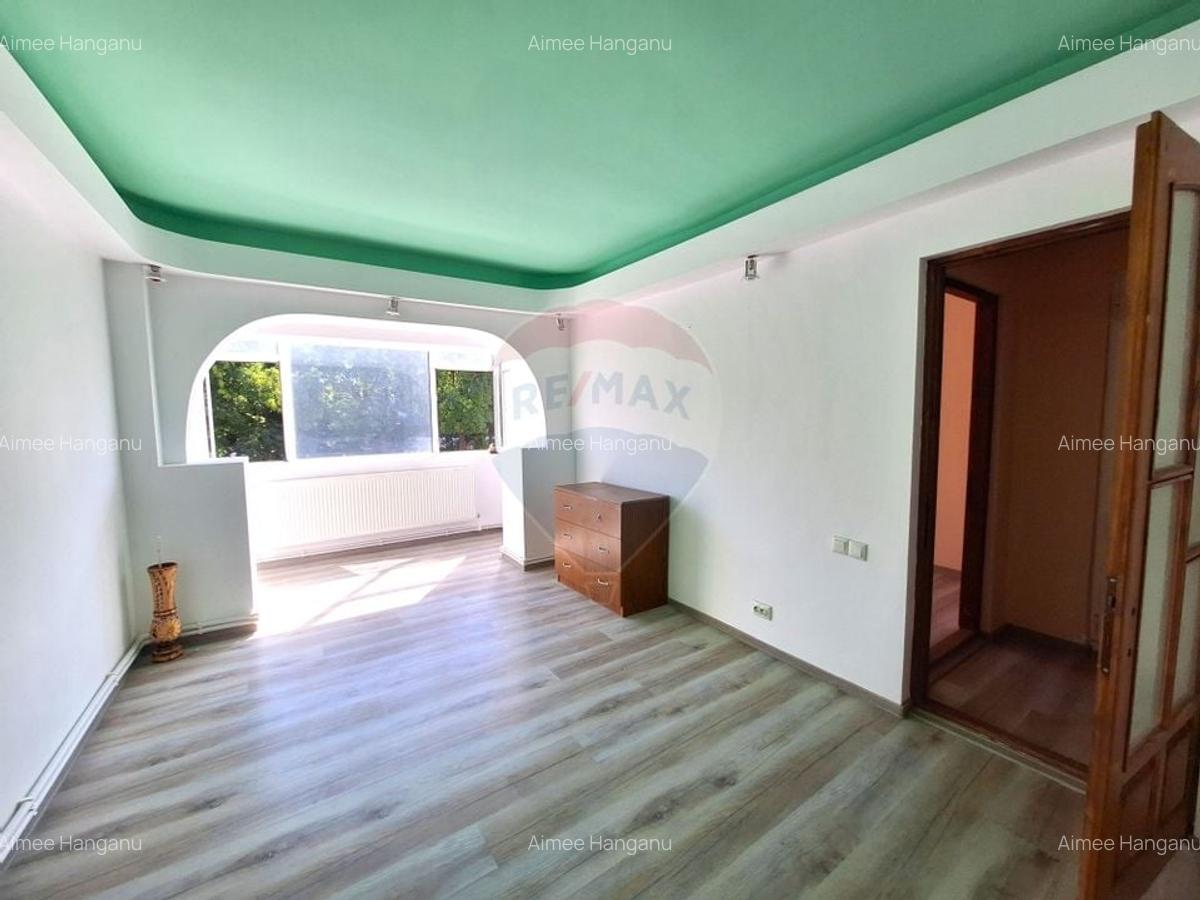 Apartament cu 3 camere de vanzare in zona Pod - 1