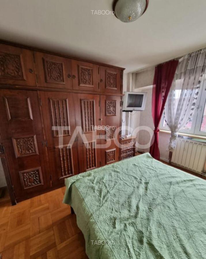 Apartament 4 camere de vanzare decomandat 90 mp zona Central - 2