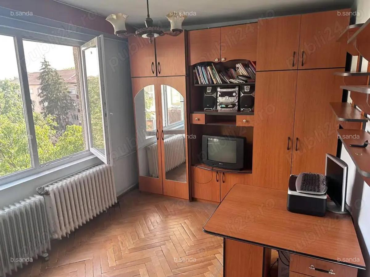 Vand apartament 2 camere, zona Nufarul - 1