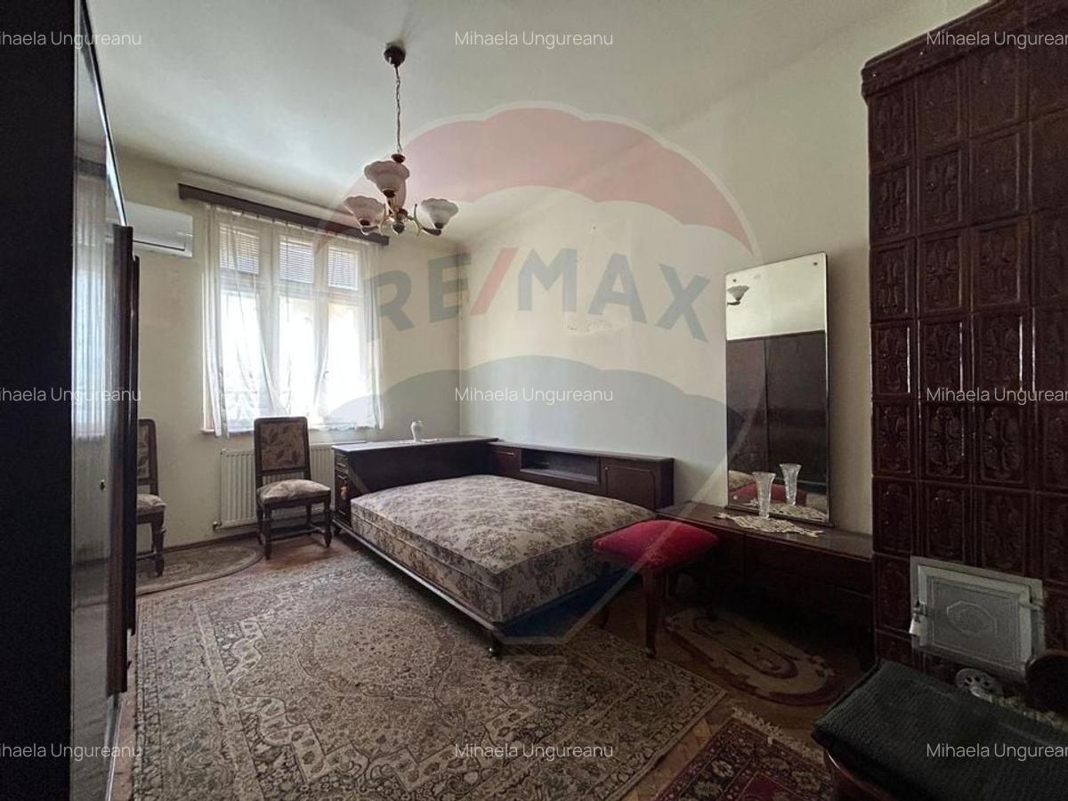 Casa / Vila cu 6 camere de vanzare in zona Dacia - 2