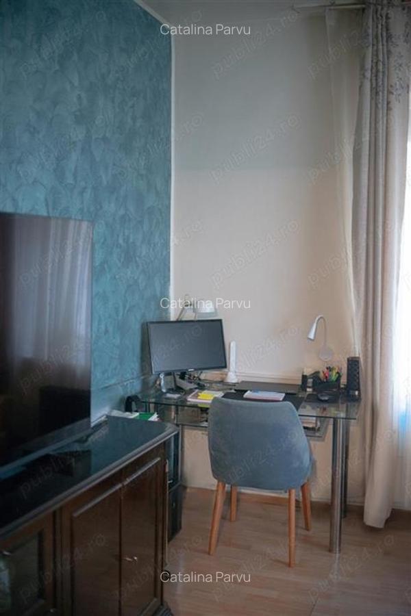 Vanzare casa P+M in curte comuna | Calea Calarasi - Matei Voievod | - 2
