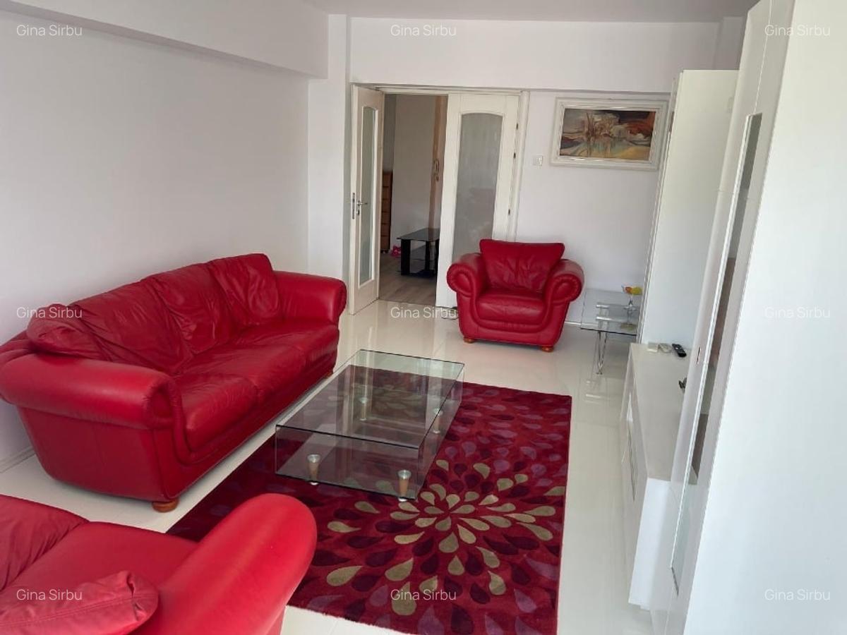Inriez apartament primul bloc langa magazinul Unirea - 2