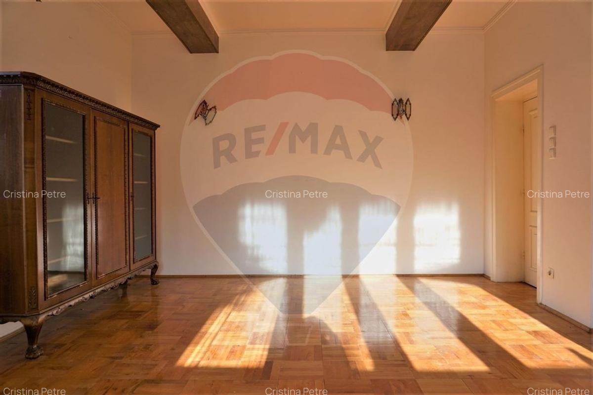 Casa / Vila cu 7 camere de vanzare in zona Bucurestii Noi - 6