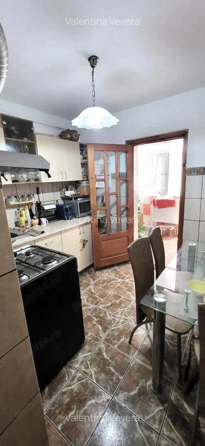 Apartament spatios, trei camere decomandate, etaj 1 din 4, IC Frimu - 6