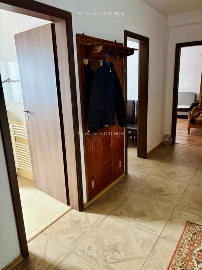 Apartament in zona Stejarlui  , 2 camere plus balcon , parter inalt. - 2