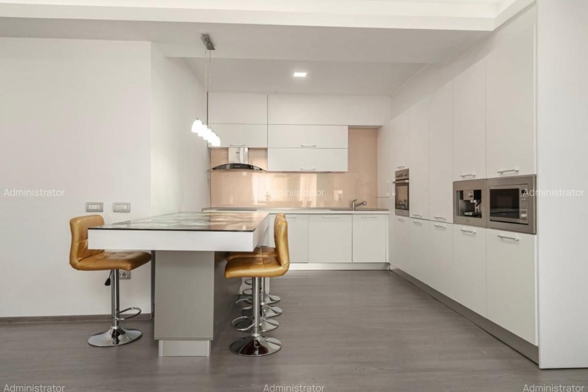 Apartament cu 4 camere decomandat în Herăstrău - 3