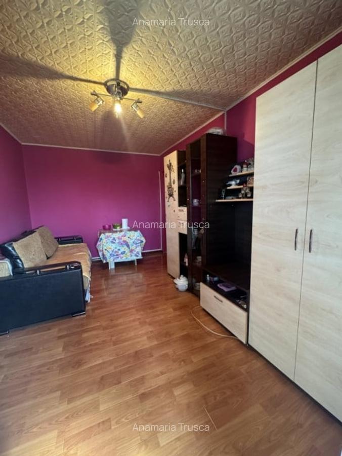 Apartament cu 2 camere semidecomandat, mobilat in Bals - 1