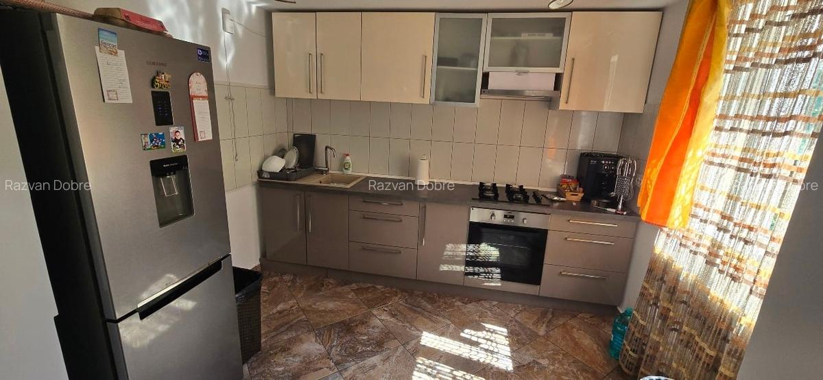 Se vinde casa in Provita de jos, central pozitionata, mobilata si utilata. - 14
