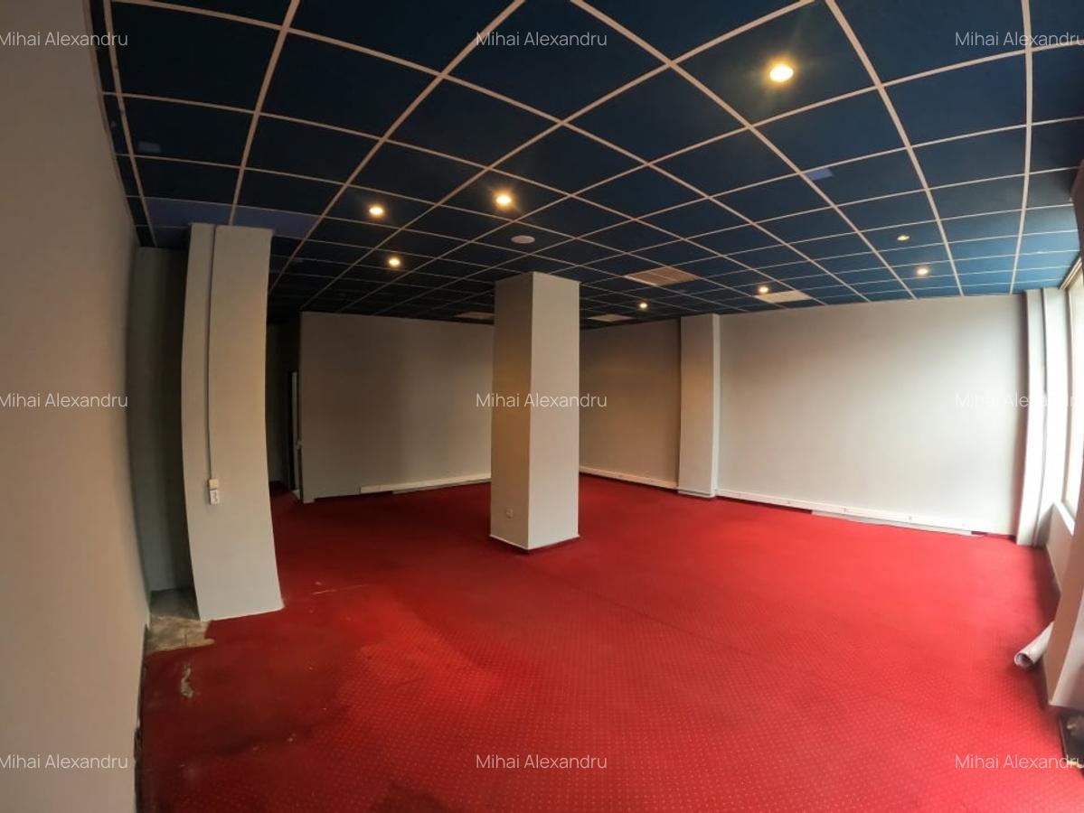 Spatiu Comercial de Inchiriat 70 mp, Fatada din Sticla, Zona Centrala! - 2