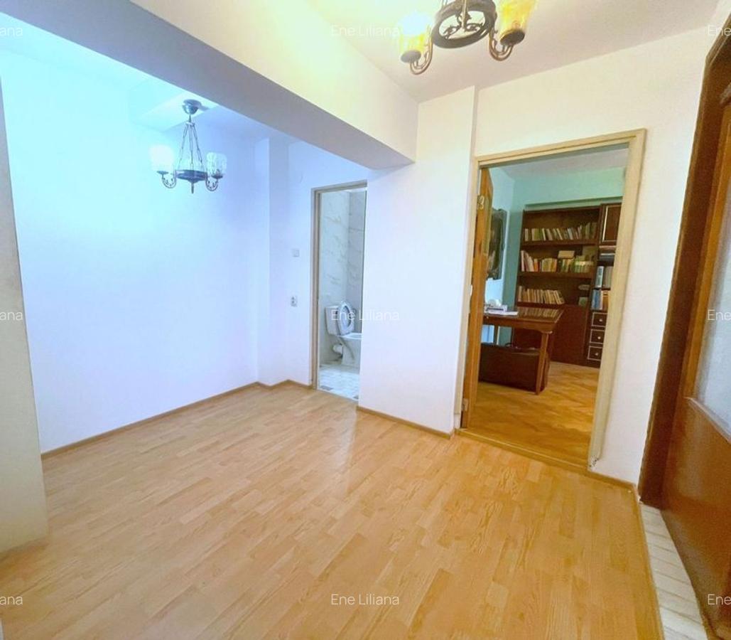 De vanzare - Apartament 3 camere   -R-uri -  Mazepa 1 - 10