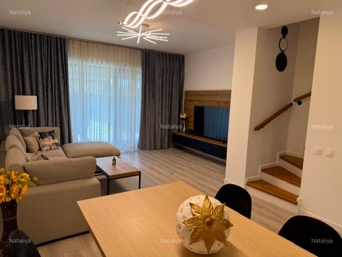 Casă cu 5 camere în Central - 1