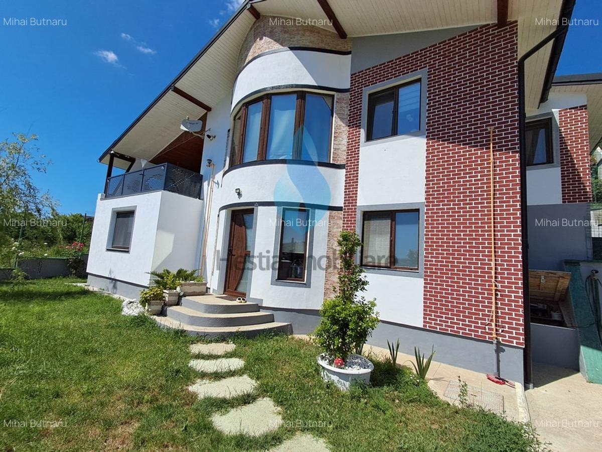 Vila eleganta cu patru camere, Bucium-Plopii fara Sot. - 1