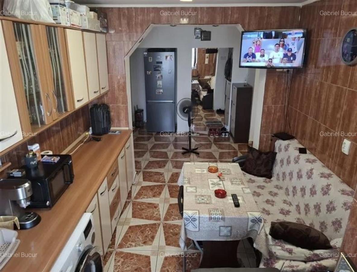 Apartament cu 3 camere decomandat, mobilat în Apărătorii Patriei - 1