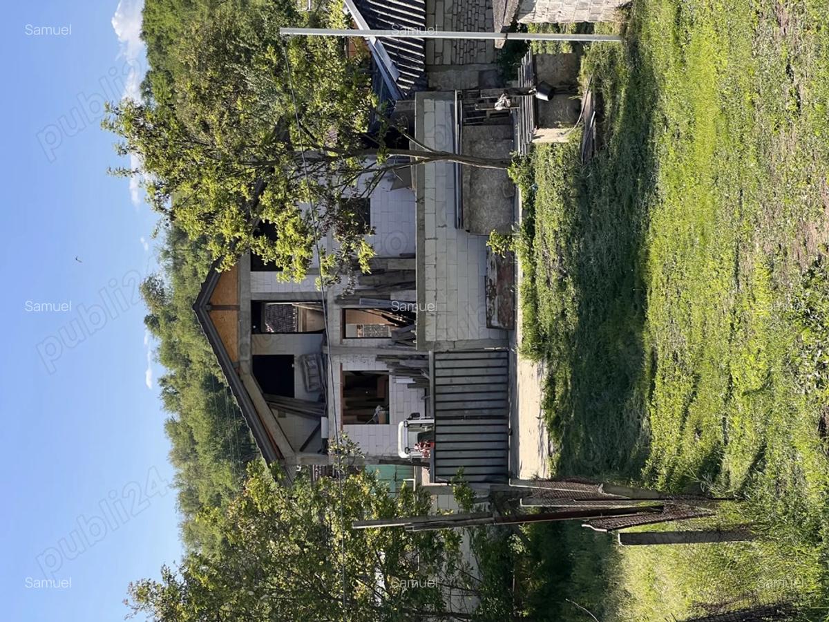 Vand casa cu mansarda la ro?u - 2