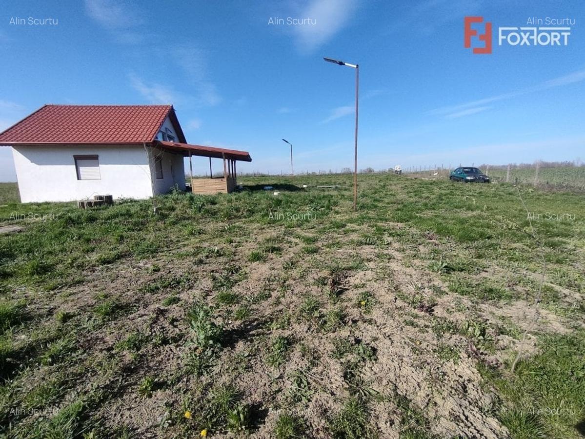 Teren de 2600 mp in Sanmihaiul Roman imprejmuit - ID V5057 - 2