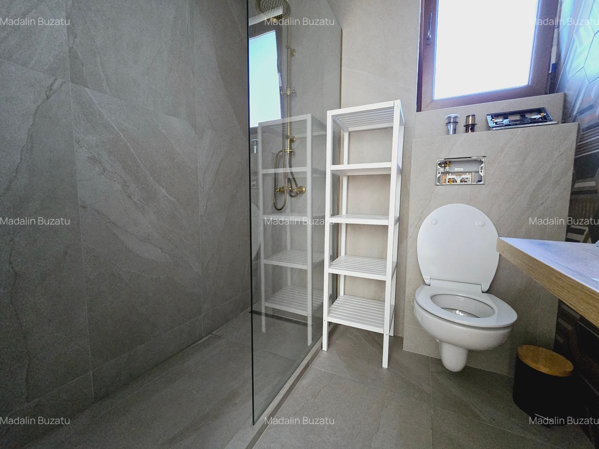 Casă modernă 5 camere, 3 băi, ansamblu privat - 300 mp - 12