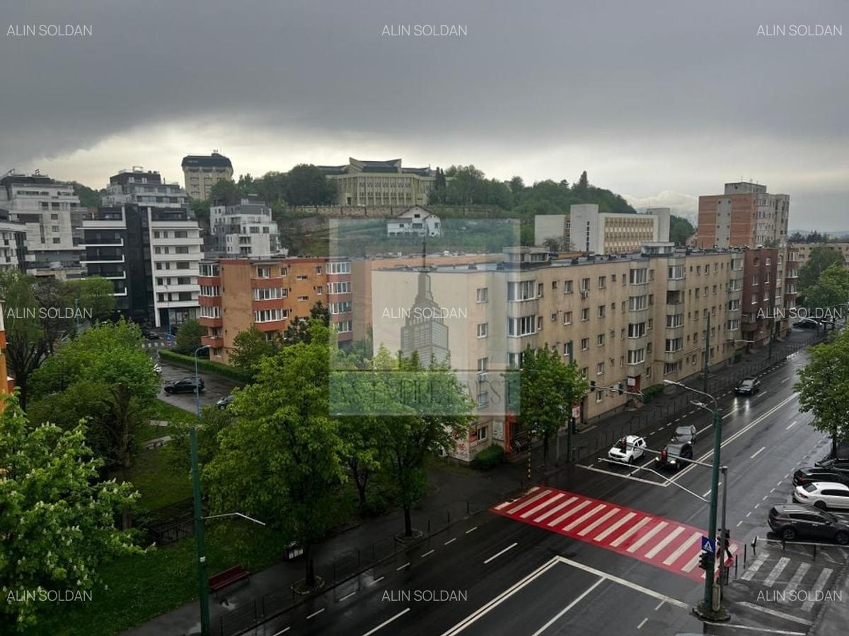 Apartament cu 4 camere decomandat în Griviței - 2