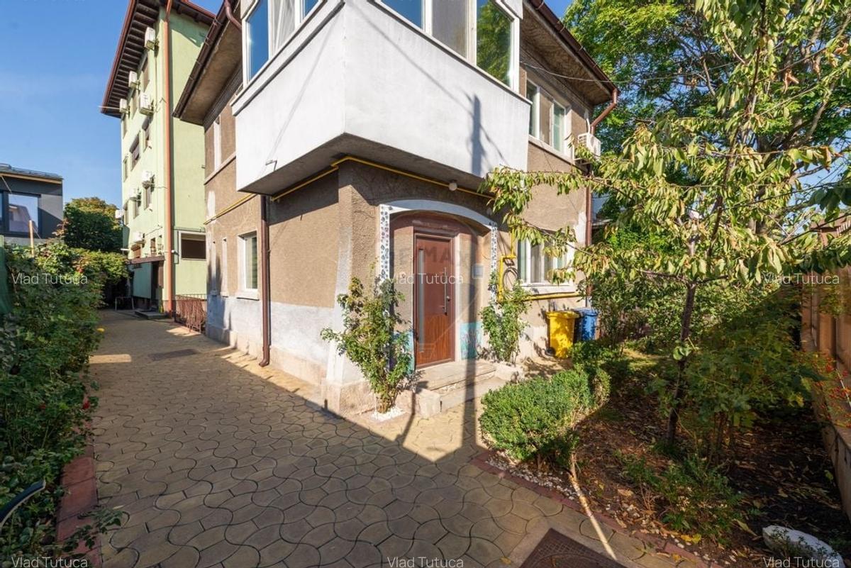 Casa / Vila cu 3 camere de inchiriat strada Pargarilor Stefan cel Mare - 28