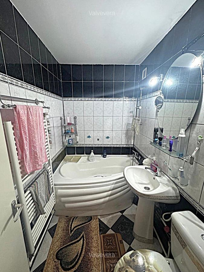 Apartament spatios, trei camere semidecomandate, etaj 1 din 4, Tiglina 3 - 5