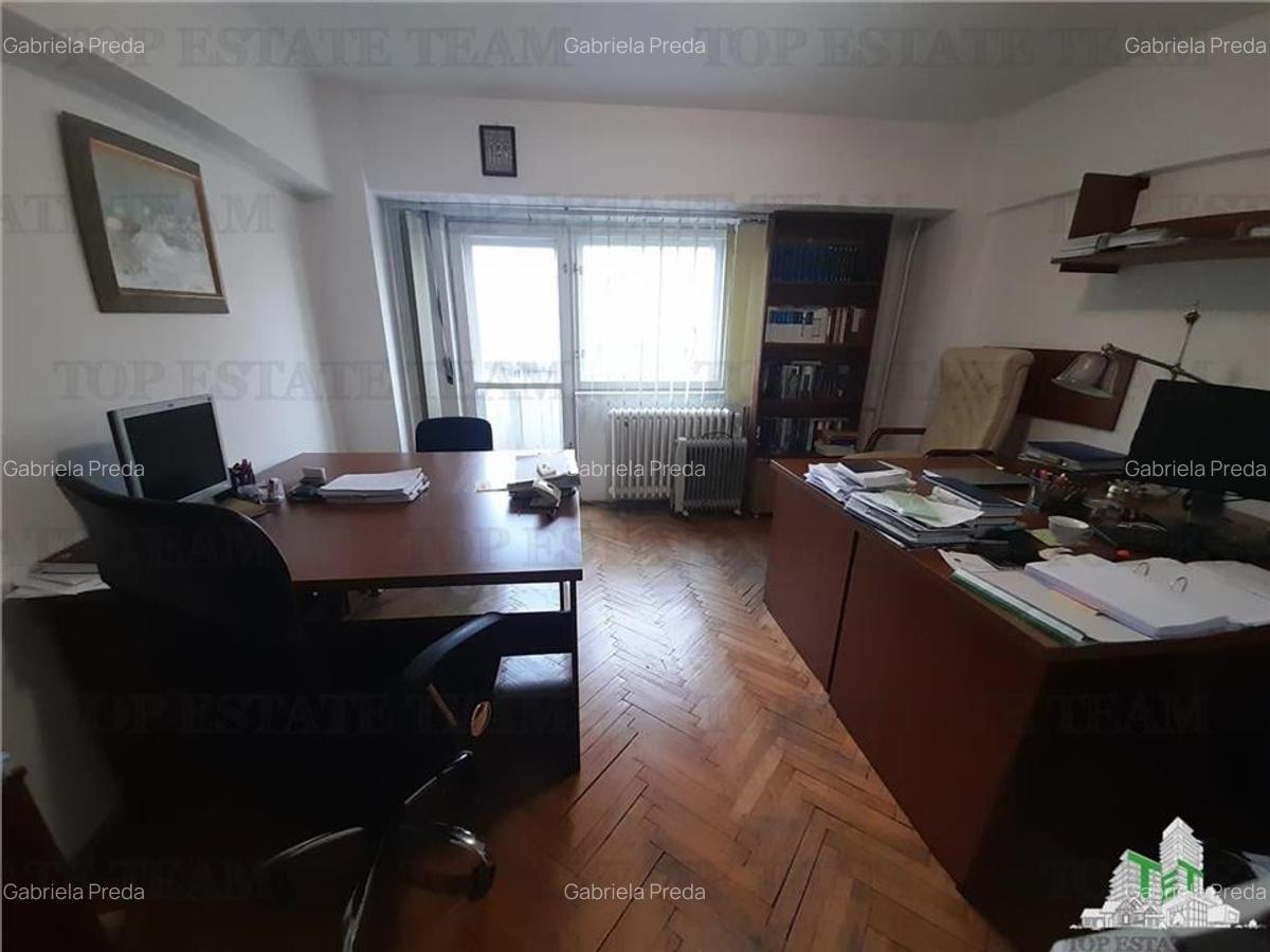 Piata Unirii  chiar la metrou in exclusivitate vanzare 2 camere cu loc de parcar - 1