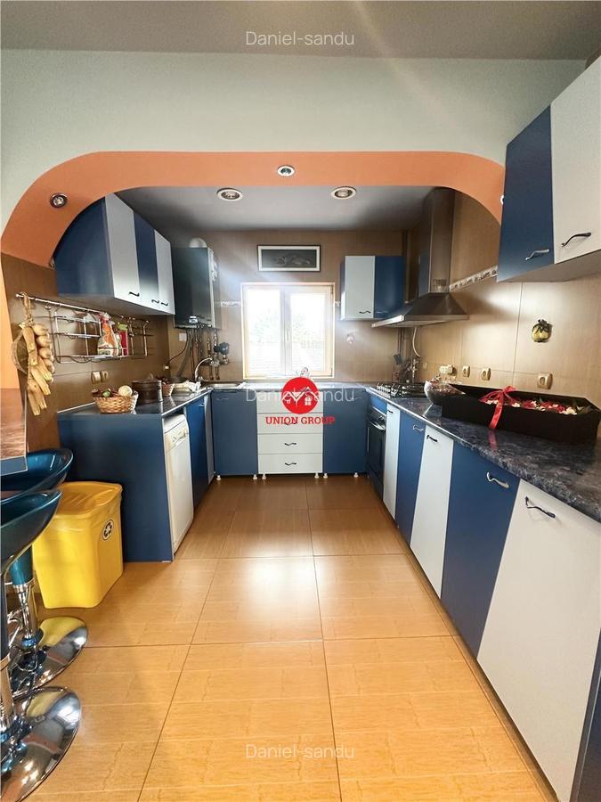 Casa P+1+M+ pod inalt, placa de beton intre etaje, Zona Km 4 - 4