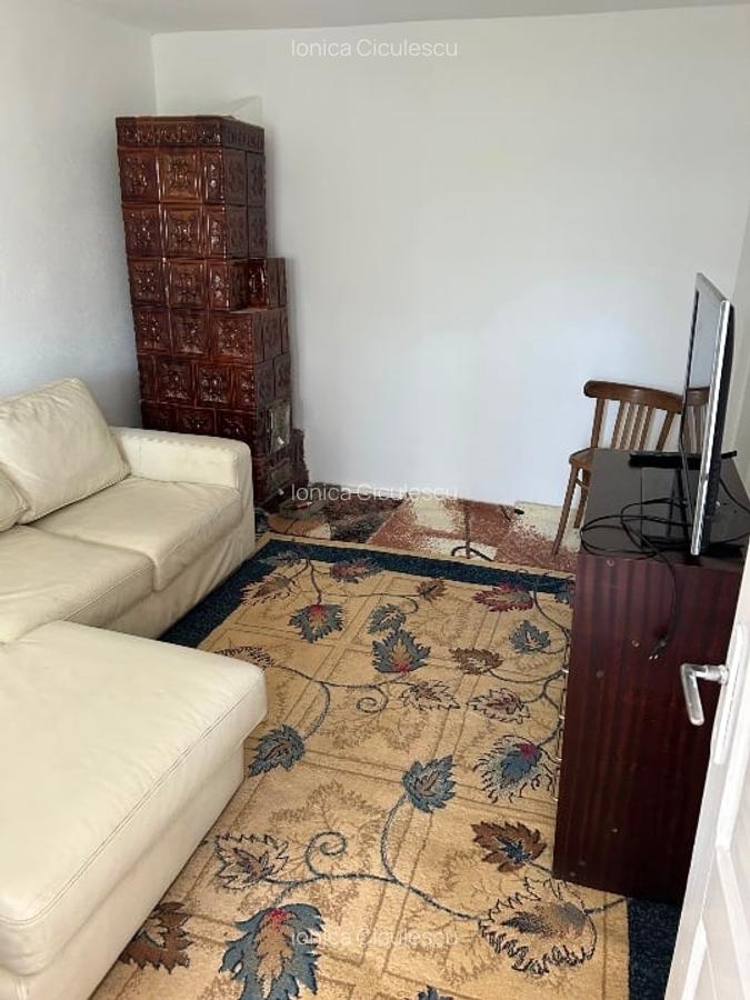 Casă cu anexe și grădină; Retevoiesti , 30Km Curte de Argeș și Câmpulung; locuib - 10