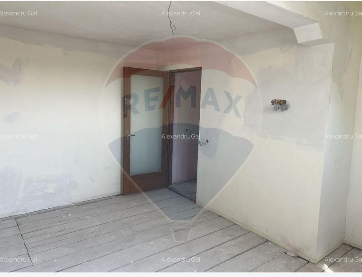 Casa cu 3 camere, 70 mp,  gradina si curte, in centrul orasului Turda - 2