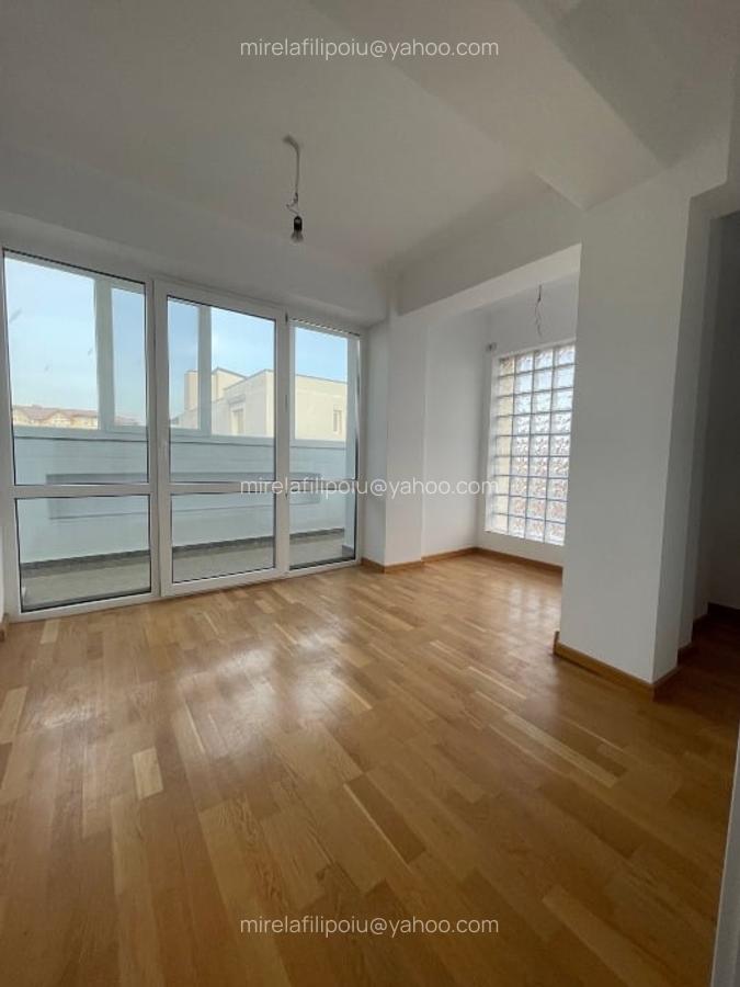 Discount mare, 2 camere lux, gata de mutare, comision 0 - 5