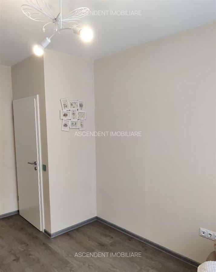 Apartament cu 3 camere decomandat în Tractorul - 13