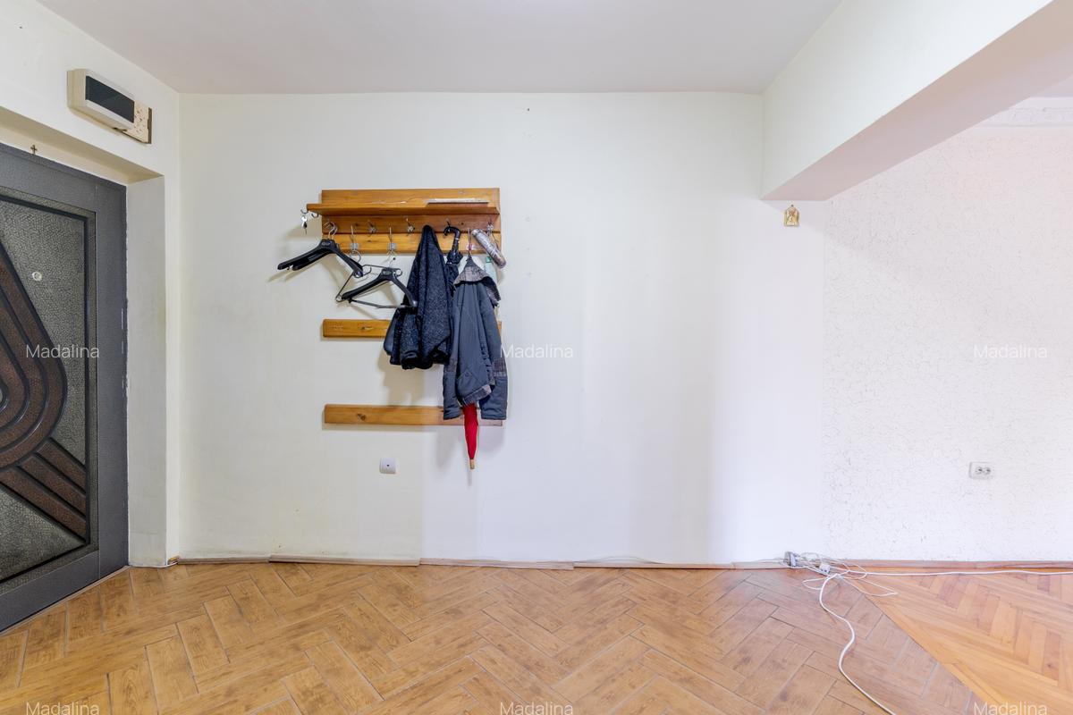 Apartament spațios, modernizat, 2 camere – Bd. Cosminului - 15