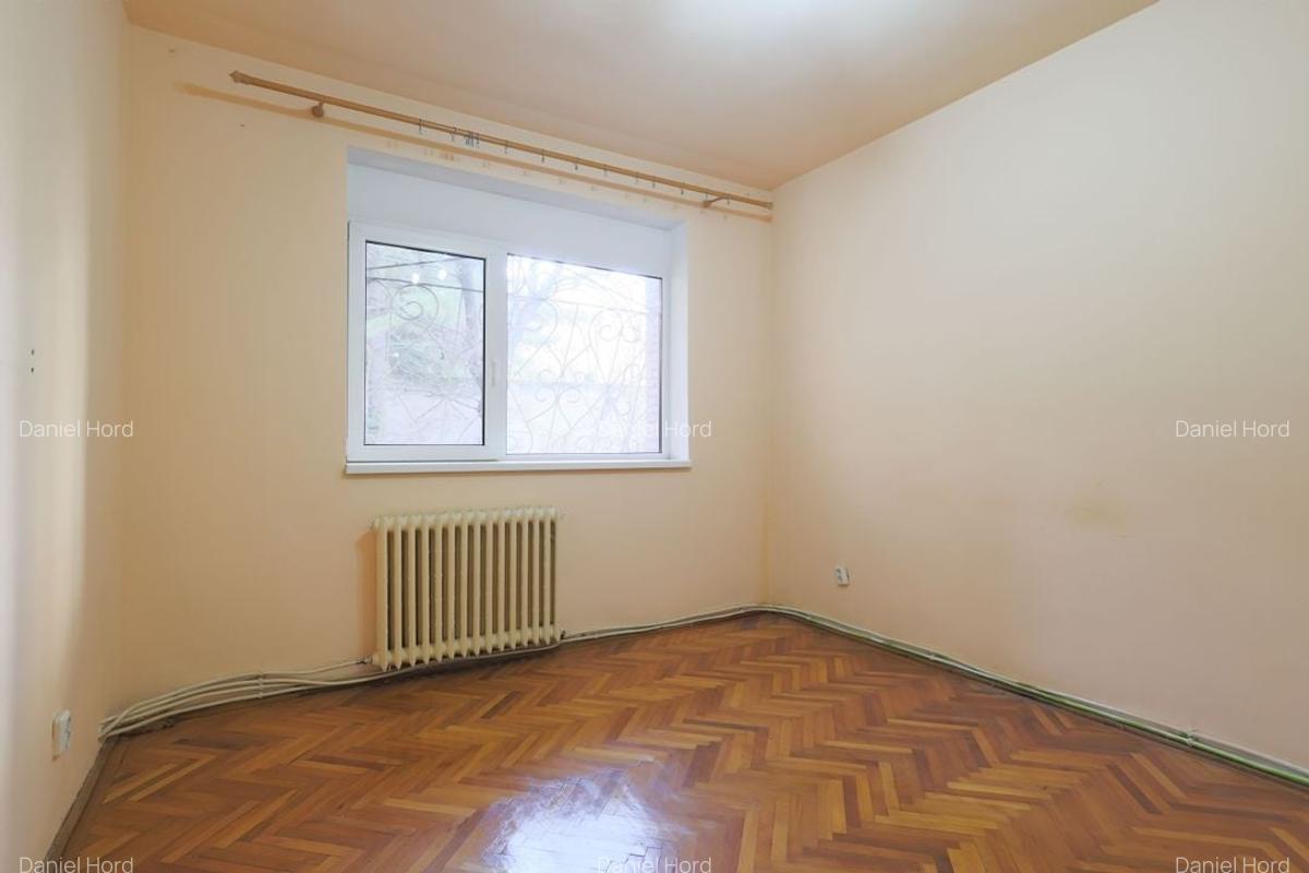 PRET NOU! Apartament decomandat 3 camere - str. Horia - COMISION 0% - 13