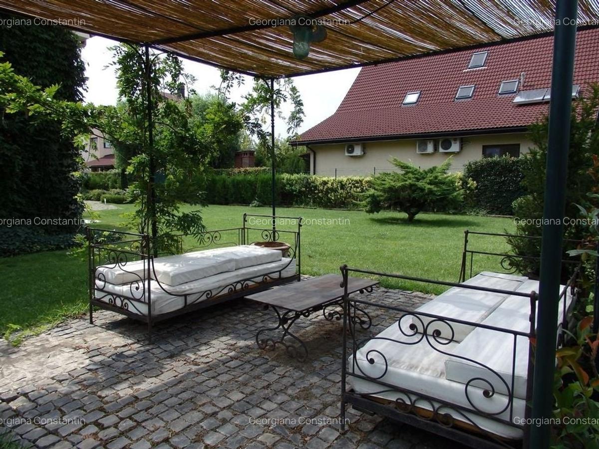 1100 mp teren!Vila în stil cottage francez, Iancu Nicolae - 2