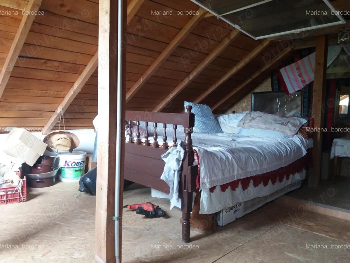 Vand urgent casa de vacanta o camera cu pod in Ghizdaru - 8