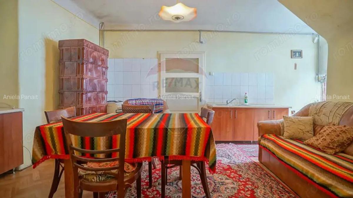 Apartament 102 mp utili, cu parcare in curte, Str. Castelului - 10