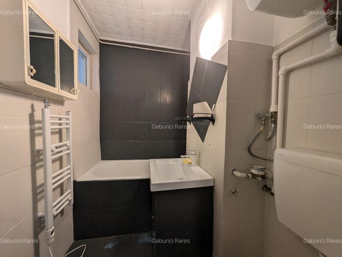 3 Camere Giulești, 60mp, Vedere Panoramică, Total de Renovat - 16 3 Camere Giulești, 60mp, Vedere Panoramică, Total de Renovat - 16
