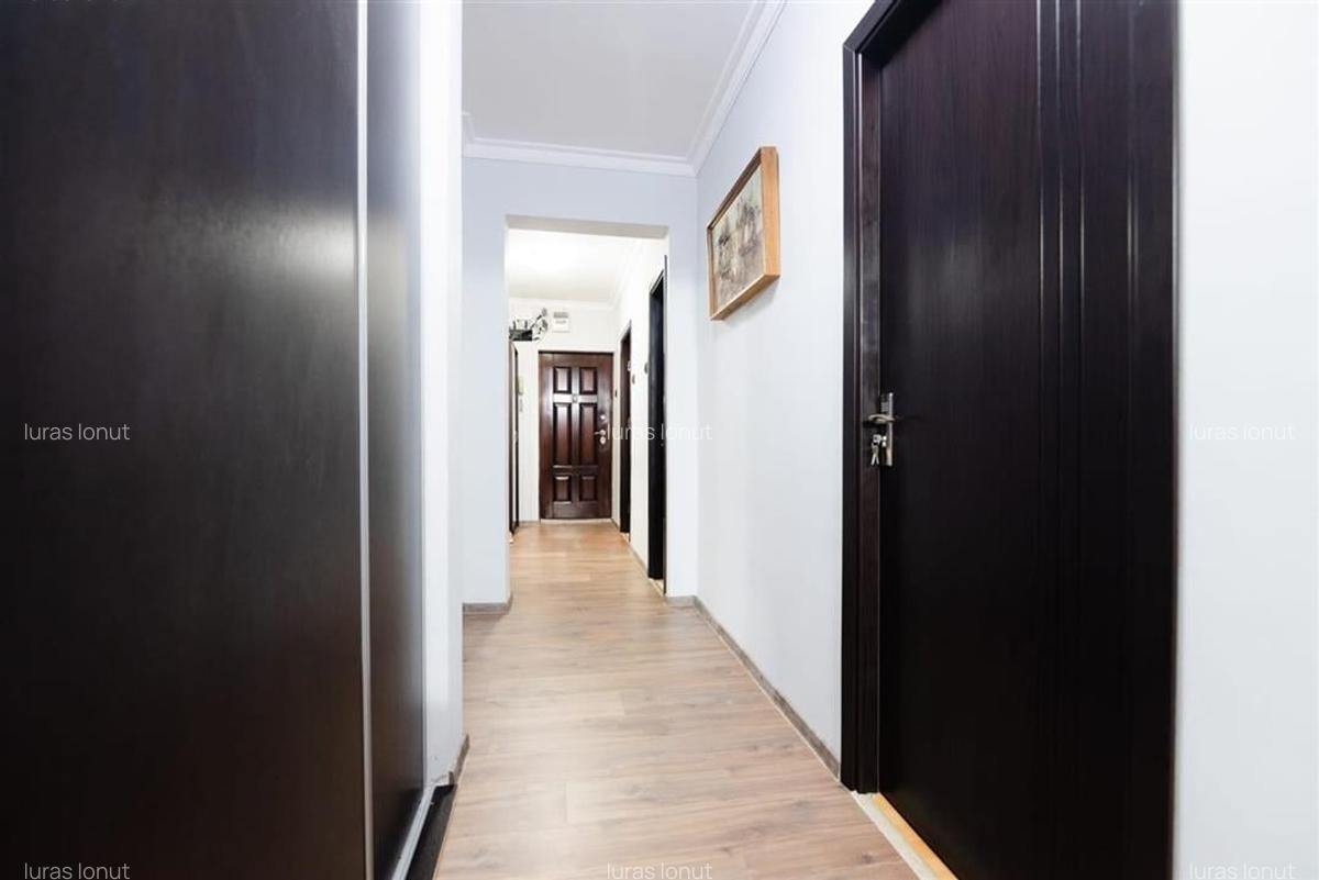 Apartament cu 4 camere decomandat în Decebal - 3