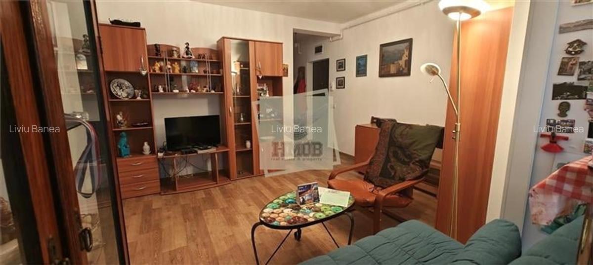 Apartament 3 camere gradina 63 mp parcare zona Calea Cisnadiei - 1