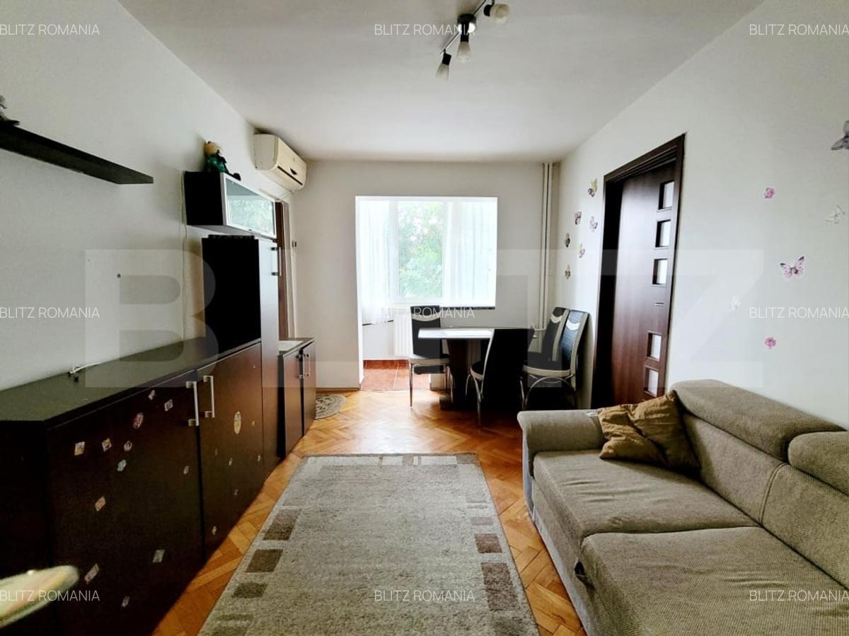 Apartament de vanzare, cu 2 camere, etaj intermediar, zona Piata Doina - 1